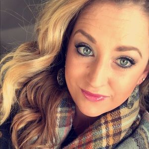 Meet your Posher, Brandi